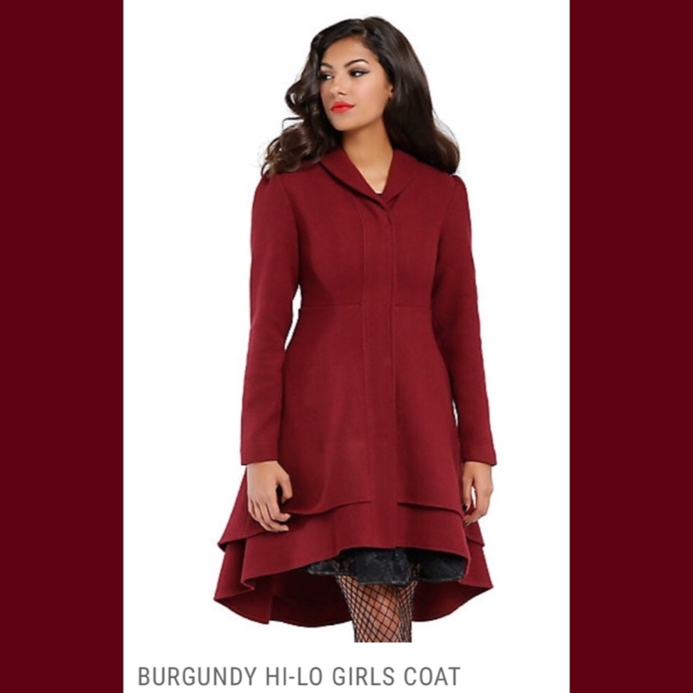 🎉PRICED TO SELL🎉 Burgundy hi low jacket